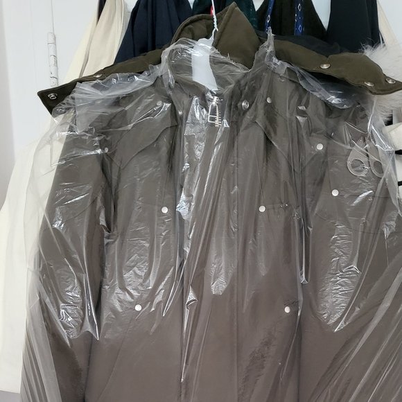 Moose Knuckles Khaki Green mid-length Winter Jacket - Picture 1 of 3